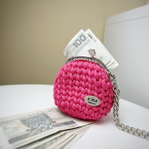 Porta-moedas com fecho de crochê fofo - Pequena bolsa de dinheiro rosa - Bolsa de protetor labial - Porta-moedas de crochê - Presente exclusivo para mulheres idosas