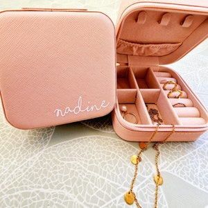 Personalized jewelry box, maid of honor gift, bridesmaid gift or best friend gift.