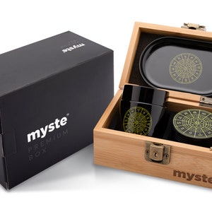 MYSTE Sternzeichen EU Lager Stash Box mit Zubehör, großer Grinder 63mm, geruchssicheres Set aus Holz, Stashbox Premium Combo Kit Abschließbar MYSTE ZODIAC