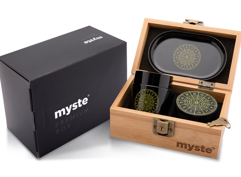 MYSTE Sternzeichen EU Lager Stash Box mit Zubehör, großer Grinder 63mm, geruchssicheres Set aus Holz, Stashbox Premium Combo Kit Abschließbar MYSTE ZODIAC