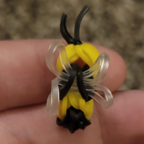 Rainbow Loom Bee Charm