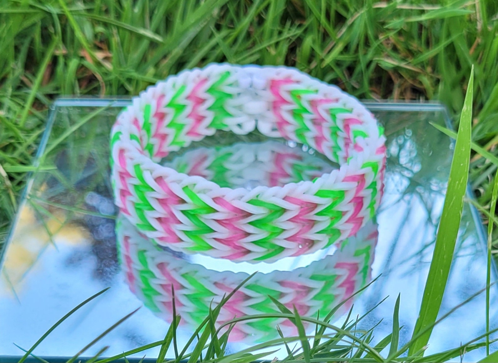 How to Make a Jazzy Jazz Rainbow Loom Bracelet - Howcast