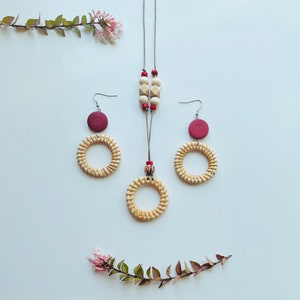 Woven Rattan Round earrings, Rattan Boho earrings, Dangle earrings, Matching necklace, Statement earrings, Circle earrings and Necklace