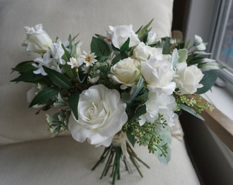 White Flower Wedding Bouquet Artificial Bridal Bouquet Bridesmaids Bouquet Ivory Flowers Greenery Bouquet Roses Ranunculus Flower