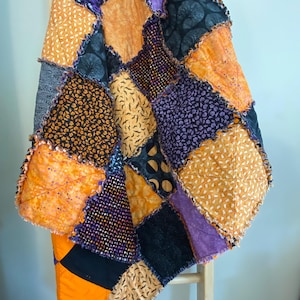 Halloween quilt, rag quilt