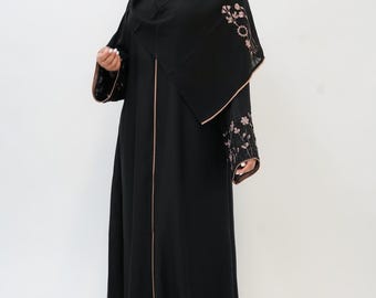 Ajman Abaya - Eleganter handbestickter Kaftan mit luxuriösen Details