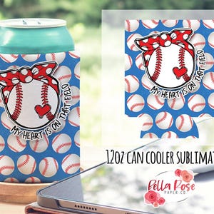 Il mio cuore è su quel campo Raffreddatore per lattine da 12 once Design digitale per sublimazione, Raffreddatore per lattine PNG Uso commerciale Sublimazione, Raffreddatore per lattine da baseball