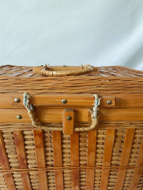 Vintage Bamboo Picnic Basket, Farmhouse, Rustic, Coun… Gem
