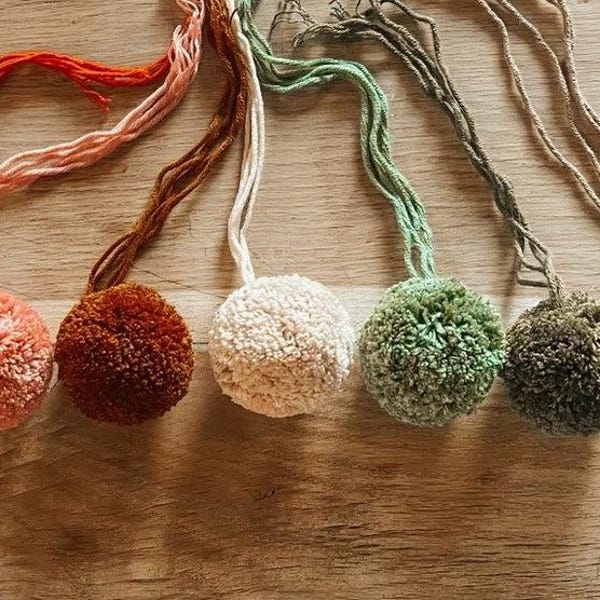 Handmade Pom Pom Colorful Yarn Pom Poms for Crafts, Garlands, Keychains, Party Décor, Gift Wrapping & Sewing
