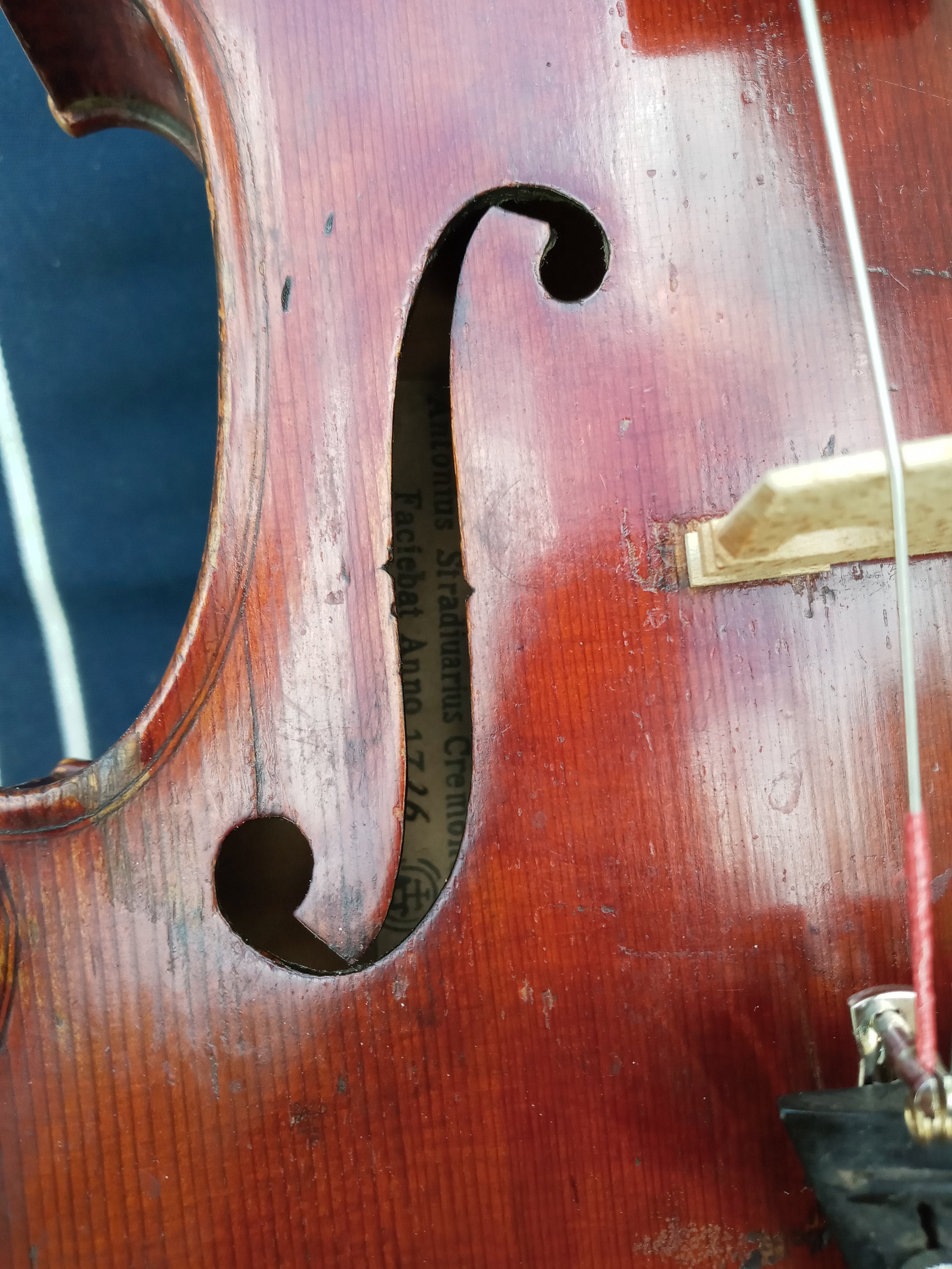 Antonius stradivarius cremonensis sale faciebat anno 1726