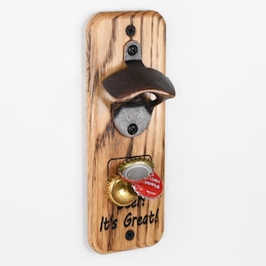 Rustikaler magnetischer Flaschenöffner aus gebrannter Eiche - personalisierter handgemachter an der Wand befestigter Flaschenöffner