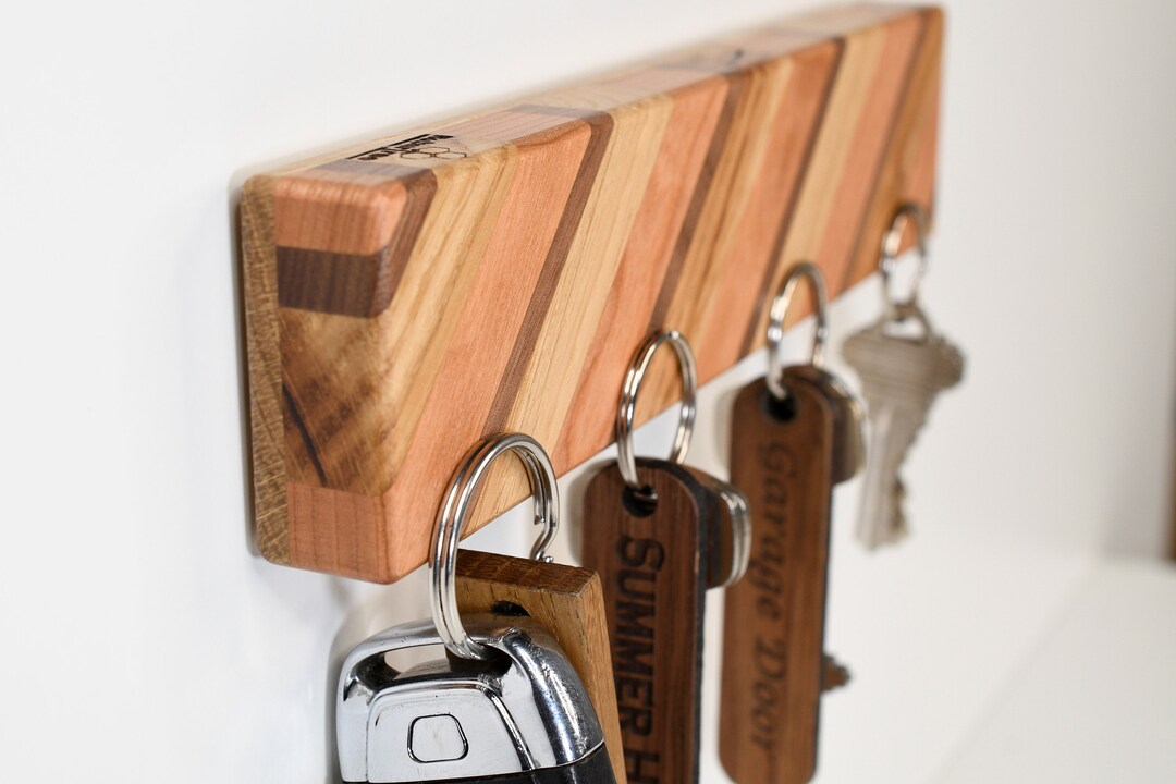 Windy Keychain Rack Magnetic Oak and Walnut Keyring Rack Holder - Personalized Handmade - Etsy