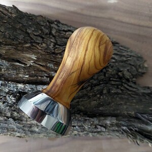Tamper Calibrato 30 Lb YMWVH Tamper Per Caffè 51,5 Mm - Base Ripple Con Tamper Calibrato 30 Lb YMWVH Tamper Per Caffè 51,5 Mm - Base Ripple Con