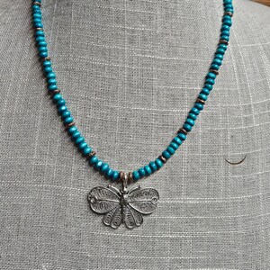 Collar de mariposa con cuentas verde azulado: accesorios de cobre, 49,5 cm