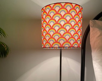 Single-sided lampshade - 20cm diameter in rainbow print fabric