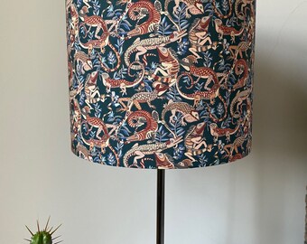 片面ランプシェード - 直径20 cm、リバティリザードプリント生地