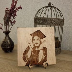 Order personalized wood portraits in various sizes, handcrafted in the Netherlands.