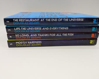 Novelas de la Guía del autoestopista galáctico, 42.º aniversario - Douglas Adams (ediciones del Reino Unido)