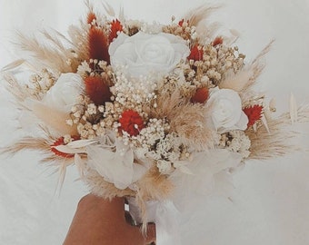 Bouquet de mariée fleurs séchées blanc naturel et terracotta, bouquet terracotta pour cérémonie de mariage