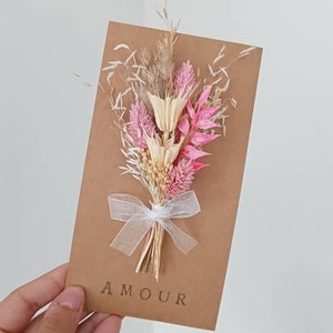 Carte de fleurs séchées, papier kraft avec petit bouquet de fleurs séchées, fleurs séchées et stabilisées, idée cadeau, petites attentions Une carte