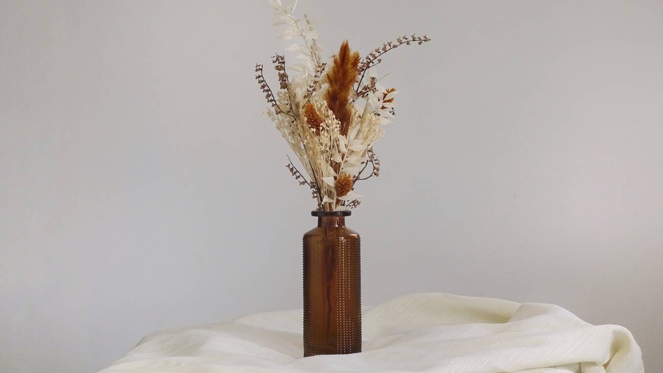 Inti - Bouquet de Fleurs Séchées avec Vase, Bouquet Tons Blanc et Marron, Stabilisées, Soliflore Amb