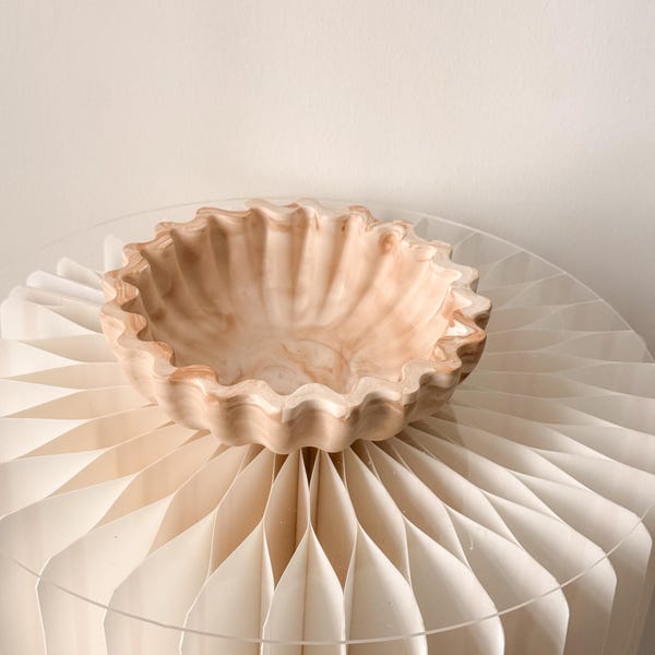 Scalloped ruffle wavy bowl - home decor