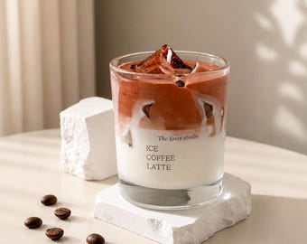 Candela profumata artigianale in gel e cera dall'aspetto realistico – Profumo di caffè freddo al latte.