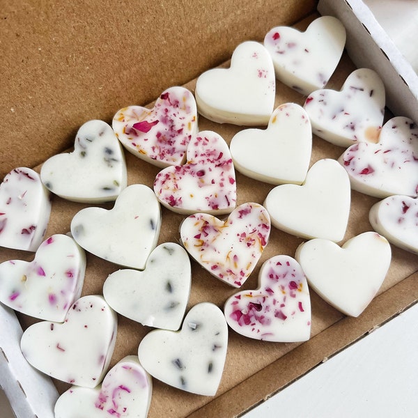 Botanical Wax Melt Gift Box | 14Botanical Heart Shaped Wax Melts | Highly Scented | Handmade and HandCrafted| Perfect Gift|