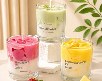Vela aromática artesanal de gel y cera de aspecto realista – Colección Iced Latte - Matcha, Fresa y Mango con Piña