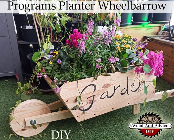 Ein Zaunpfahl, Schubkarren-Blumentopf, Garten-Pflanzkasten, Blumenkasten-Plne,  Blumenbeet, kleiner dekorativer niedlicher bertopf. DIY Projekt - Etsy.de