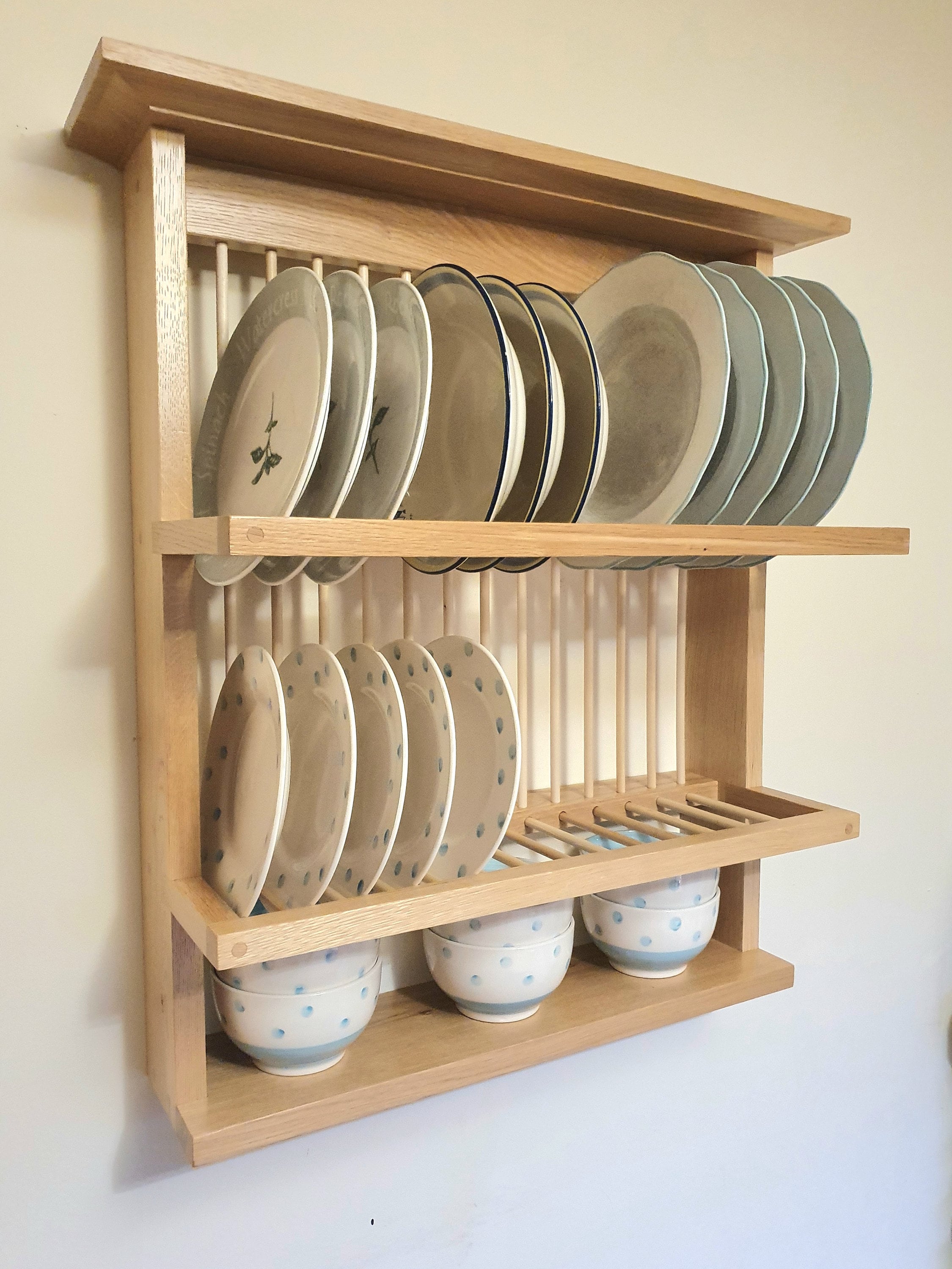 Stylish and Functional Wooden Plate Rack for Kitchen Decor