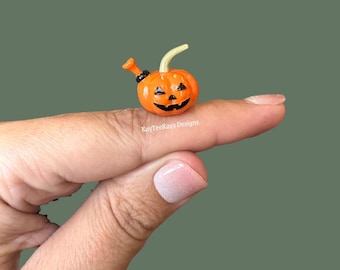 Miniature Jack-O'-Lantern Bong | 1:12 Scale Halloween Dollhouse Decor | Pumpkin Water Pipe for Spooky Miniatures