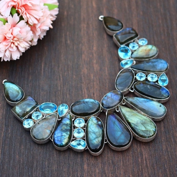 Superbe collier labradorite et topaze bleue / Collier labradorite / Collier plastron labradorite / Collier plaqué argent / Collier topaze bleue