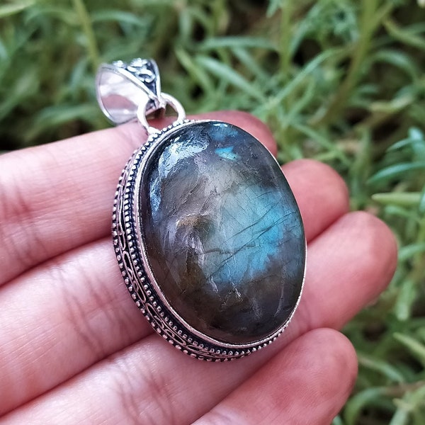 Labradorite Pendant/ Vintage Style Pendant/ Natural Fiery Blue Labradorite Necklace/ Silver Plated Handmade Pendant!