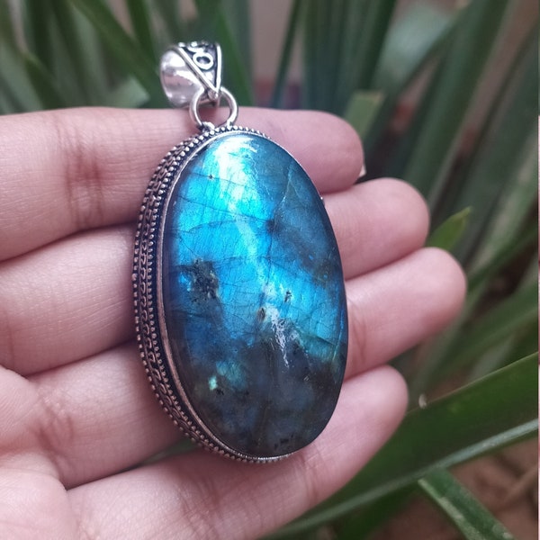 Labradorite Pendant/ Vintage Style Pendant/ Natural Fiery Blue Labradorite Necklace/ Silver Plated Handmade Pendant!