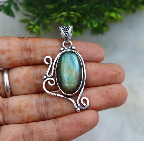 Vintage labradorite best sale pendant