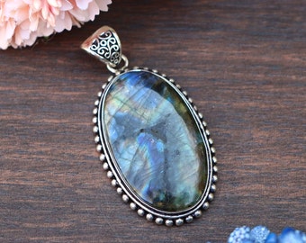 Labradorite Necklace/ Labradorite Gemstone/ Silver Plated Pendant/ Oval Labradorite Pendant/ Labradorite Pendant/ Blue Fire Labradorite