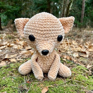 Chloe the Chihuahua Crochet Amigurumi Pattern - dog lovers, small dogs, plushie, chenille, pattern, crochet, gift