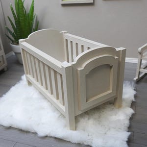 1:12 Scale Miniature Dollhouse Nursery Crib