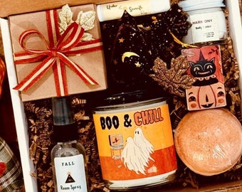 Halloween Gift Box for Halloween Lovers, Boo Box Set Custom Spooky Gift Idea for Frien, Custom Gift Set with Candle Spa Basket