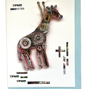 Cartão de enfeite de papel girafa feito à mão da revista Recycled