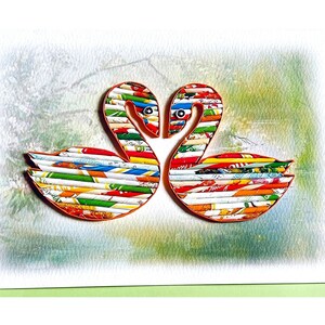 Handgemachte recycelte Magazin-Schwan-Grußkarte, umweltfreundliche gerollte Papierkunst