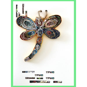 Handgemachte Libellen-Ornament-Karte: Upcycled, umweltfreundlich und symbolisches Geschenk für Resilienz und Transformation