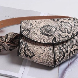 Stylish Waist Cinch Belt Bag Fanny Packs Mini Purse Crossbody Bags Nude Snake Print