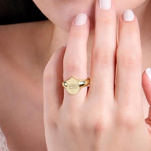 14K Solid Gold Custom Signet Ring, Personalized Ring, Birth Flower Ring, Initial Signet Ring, Gift for Woman, Birthday Gift