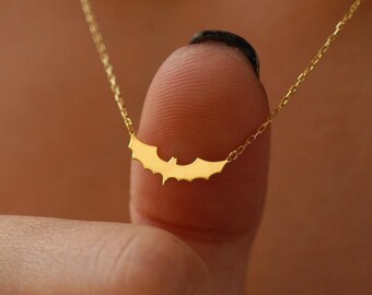 Collar con colgante de murciélago de oro macizo de 14 quilates: Joyería gótica
