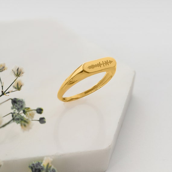 Gold ring with name engraved deals