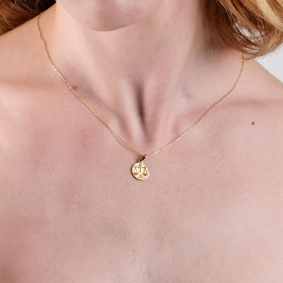 14K Solid Gold Waage Halskette Munze Halskette Waage Sternzeichen Halskette Disc Halskette Astrologie Halskette Waage Geschenke Geburtstagsgeschenk fur sie Etsy