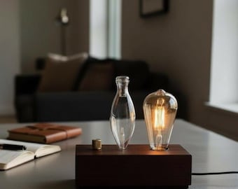 Vintage vernevelaar voor etherische olie van hout met Edison led-licht
