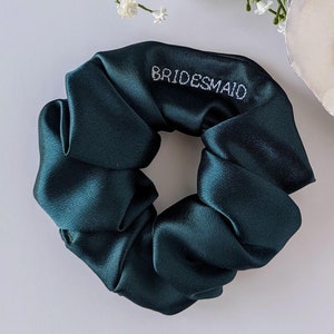 Cadeau personnalisé pour elle, cadeaux de demoiselle d'honneur pour proposition de mariage, chouchou vert foncé avec carte de proposition pour demoiselle d'honneur, cadeau unique pour la mariée